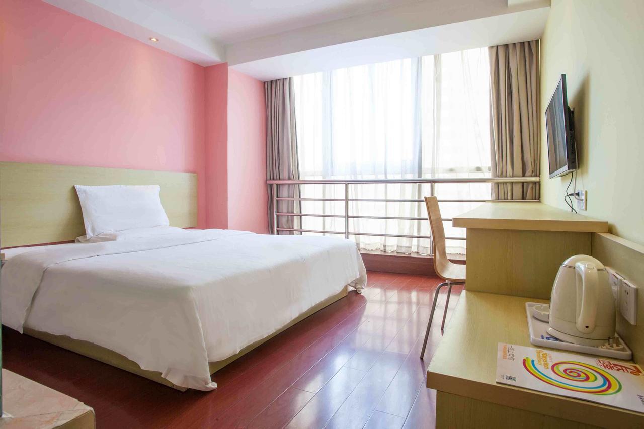 7Days Inn Xingyi Pingdong Avenue المظهر الخارجي الصورة